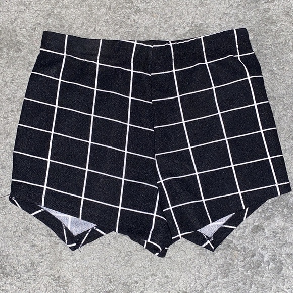 two piece set - Picture 2 of 4